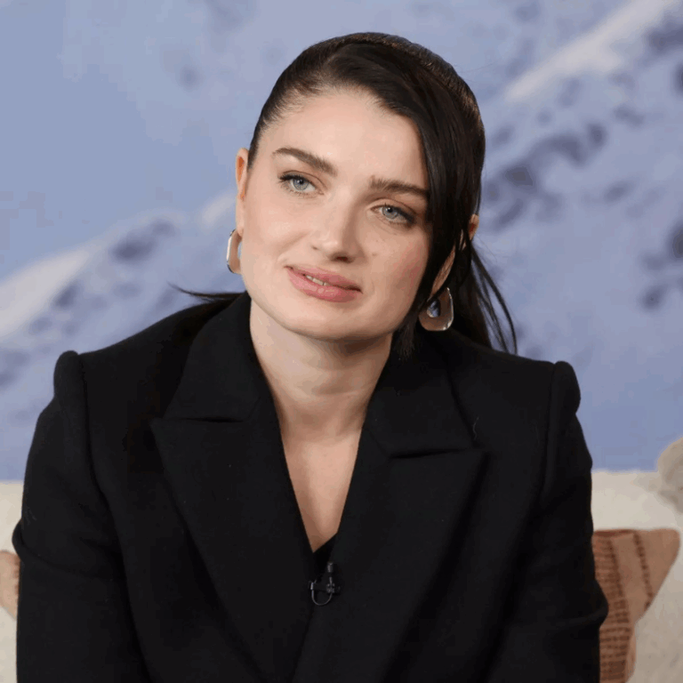 Eve Hewson in JAY KELLY