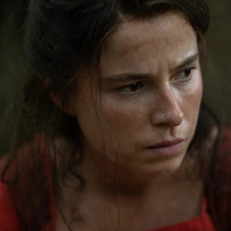 Jessie Buckley in HAMNET