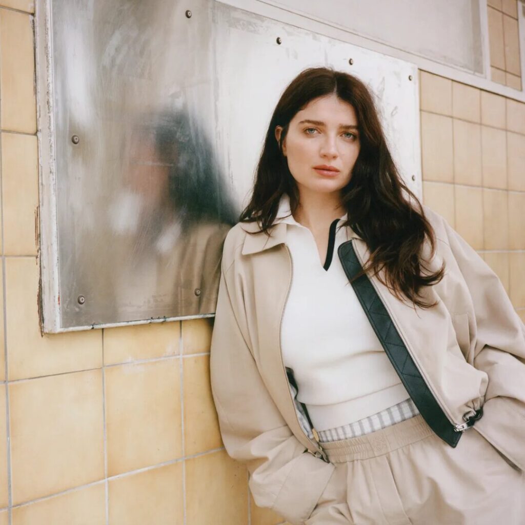 Hewson teams up with Abrahamson